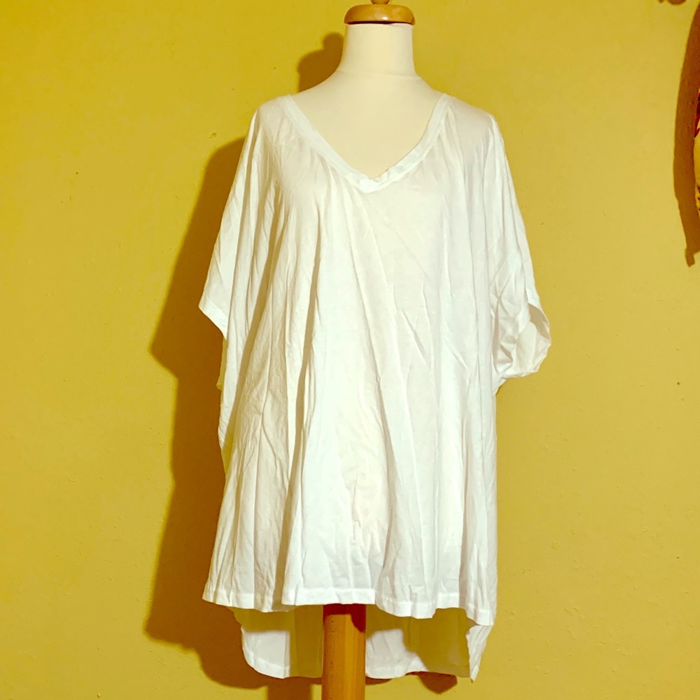 NWT Lane Bryant V-Neck T-Shirt Size 26 28